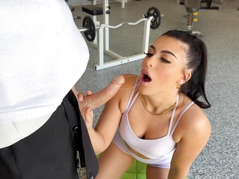 Çöplerdeki Sıcak nipples ile kızlar seks yapıyor
